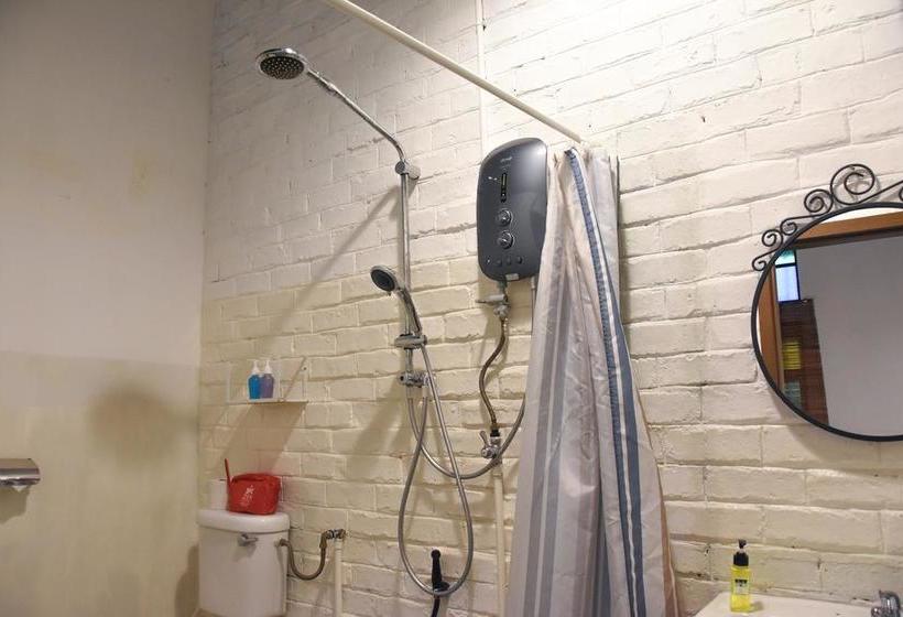 Отель Zen Rooms Lebuh Campbell