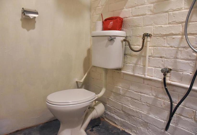 Отель Zen Rooms Lebuh Campbell