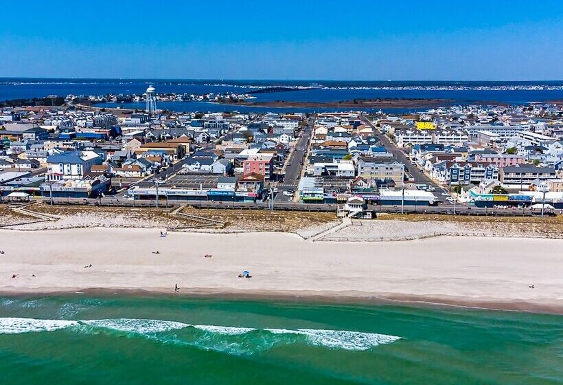 モーテル Boardwalk Sand & Surf Beach Hotel Oceanfront