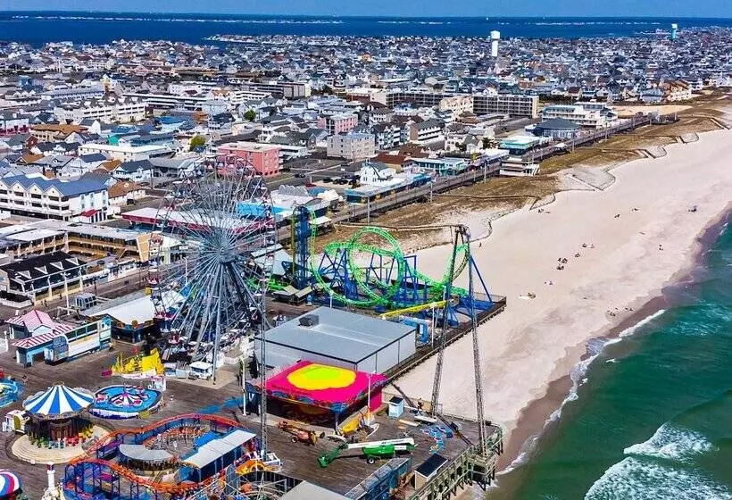 Motelli Boardwalk Sand & Surf Beach Hotel Oceanfront