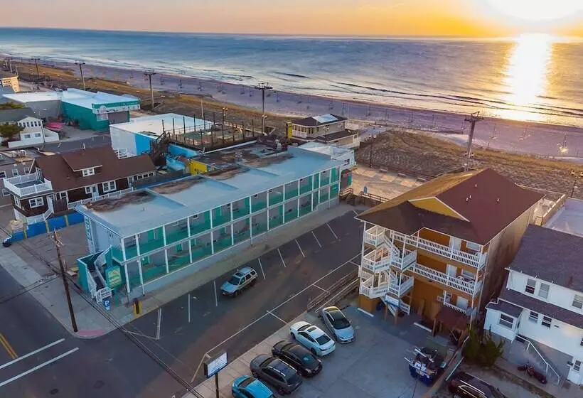 Motelli Boardwalk Sand & Surf Beach Hotel Oceanfront