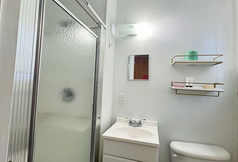 モーテル Boardwalk Sand & Surf Beach Hotel Oceanfront