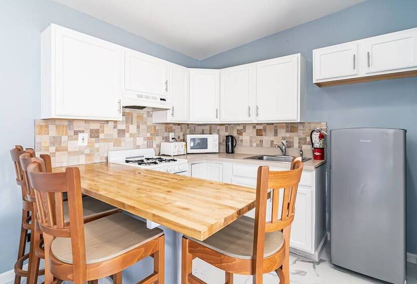 モーテル Boardwalk Sand & Surf Beach Hotel Oceanfront