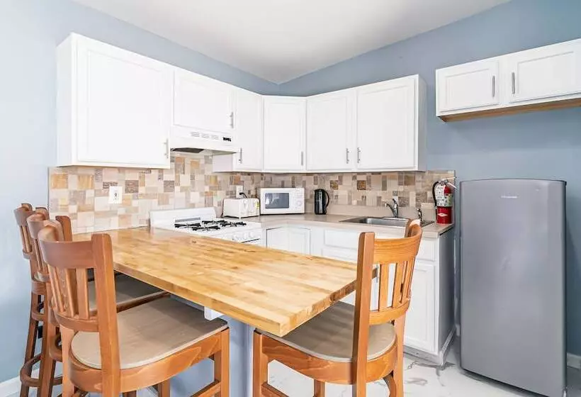 Motelli Boardwalk Sand & Surf Beach Hotel Oceanfront