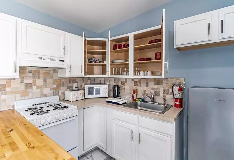 Motelli Boardwalk Sand & Surf Beach Hotel Oceanfront