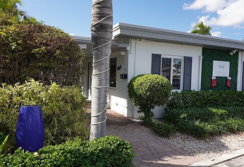 4145 By The Sea Inn & Suites