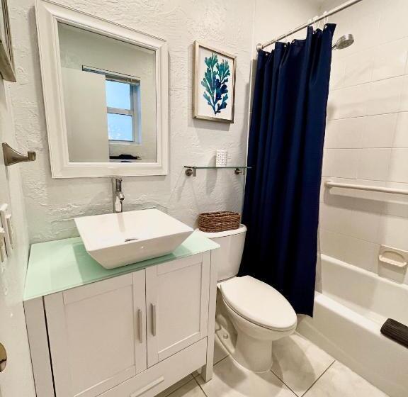 4145 By The Sea Inn & Suites