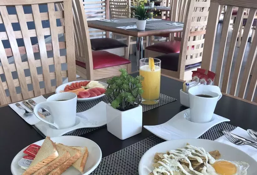 هتل Best Western Plus Metepec & Suites