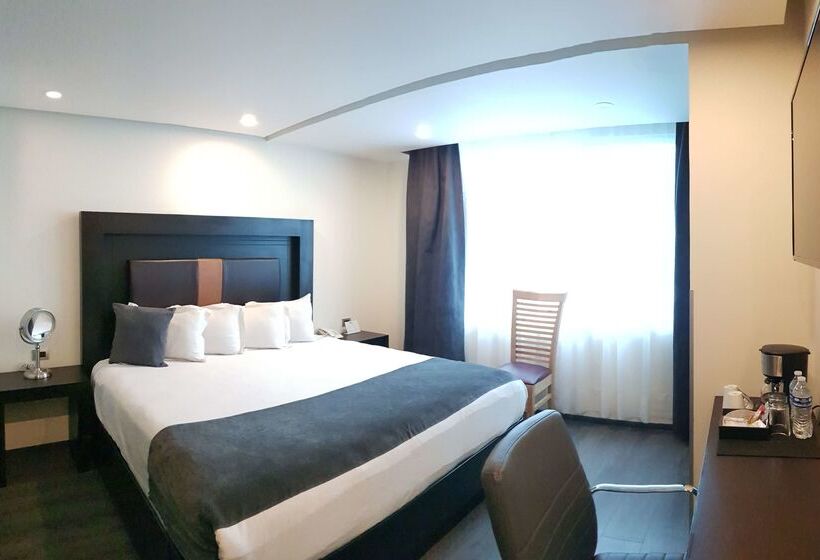 فندق Best Western Plus Metepec & Suites