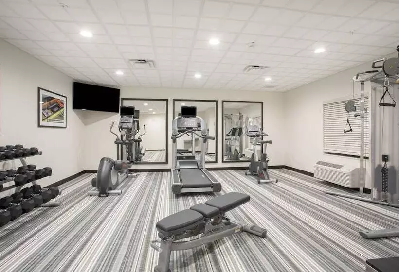 Hotelli Candlewood Suites Pueblo, An Ihg