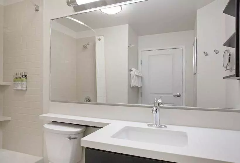 Hotelli Candlewood Suites Pueblo, An Ihg