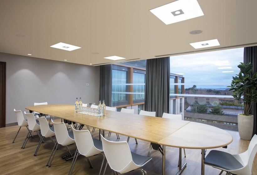 هتل Courtyard By Marriott Edinburgh West