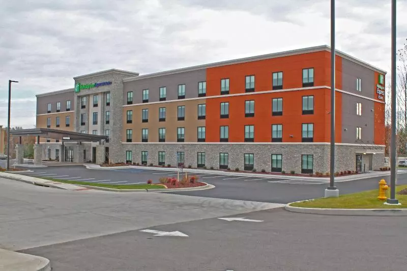 Hotelli Holiday Inn Express & Suites   St. Louis South   I 55, An Ihg