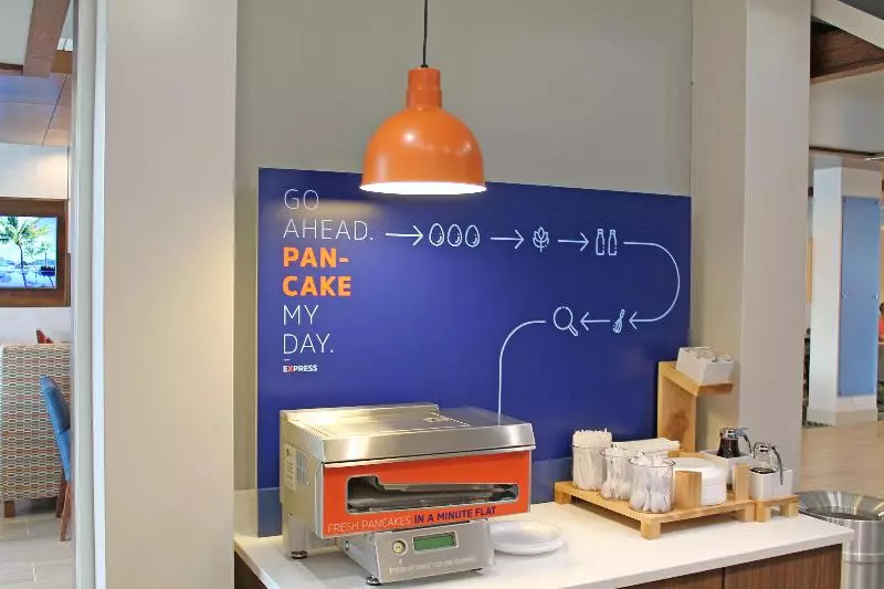 Hotelli Holiday Inn Express & Suites   St. Louis South   I 55, An Ihg