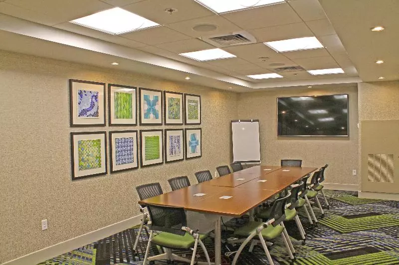 Hotelli Holiday Inn Express & Suites   St. Louis South   I 55, An Ihg