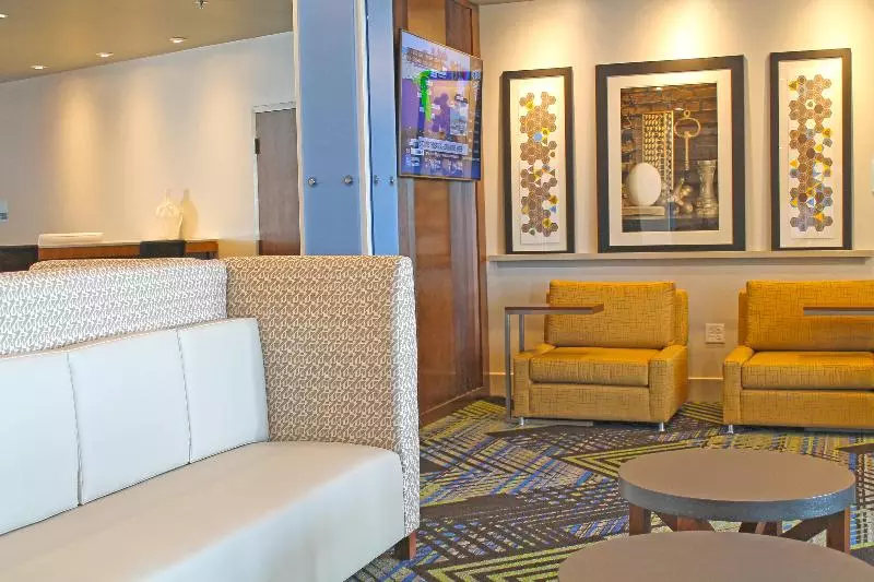 Hotelli Holiday Inn Express & Suites   St. Louis South   I 55, An Ihg