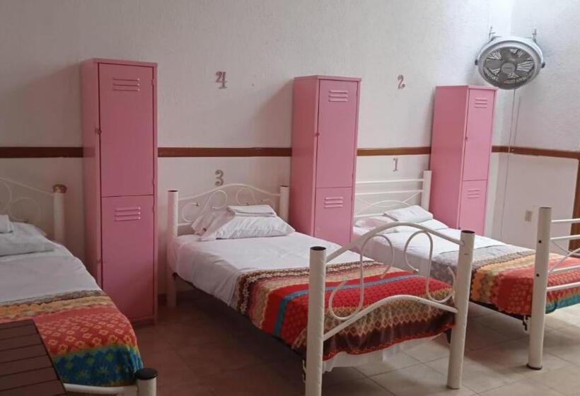 هتل Hostal Santo Domingo