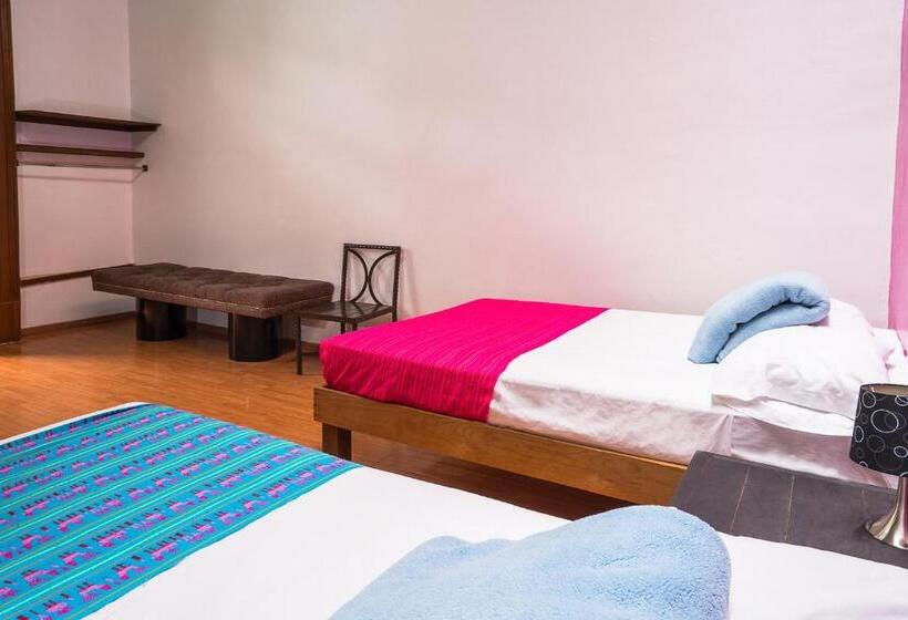 هتل Hostal Santo Domingo