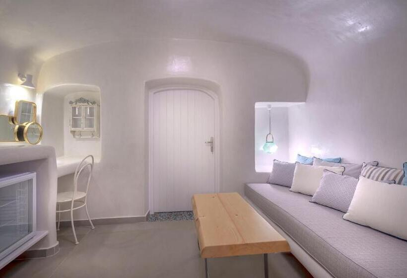 هتل Secret Legend Suites