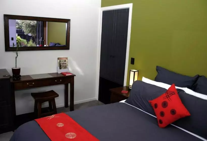 هتل Stay Inn