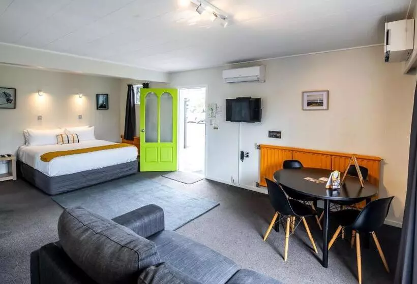 مُتل Aura Accommodation