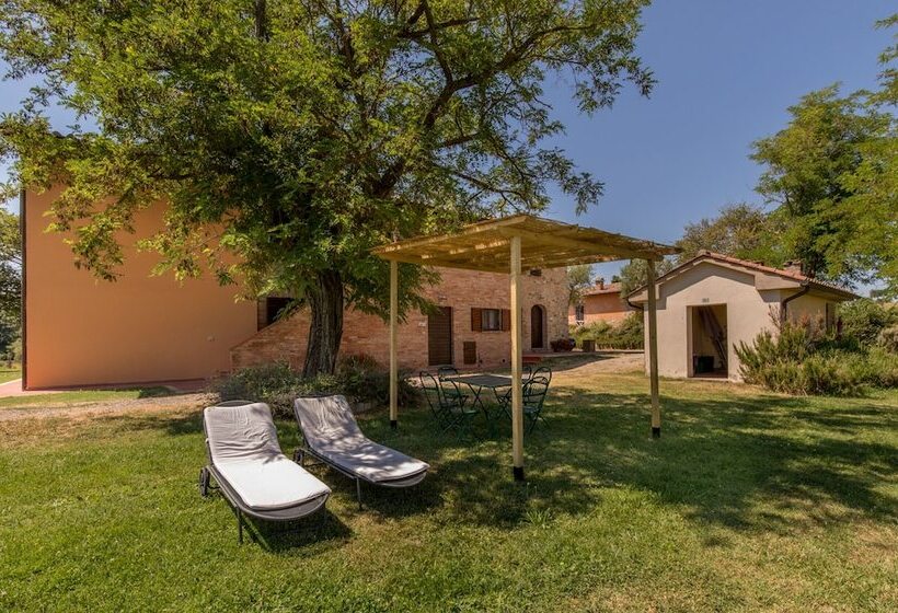 Poggiovalle Tenuta Italiana