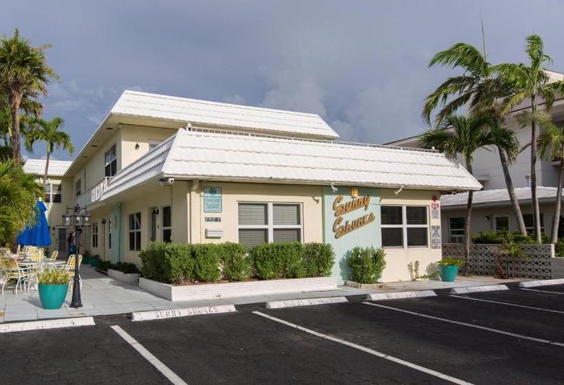 Sunny Shores Inn & Suites