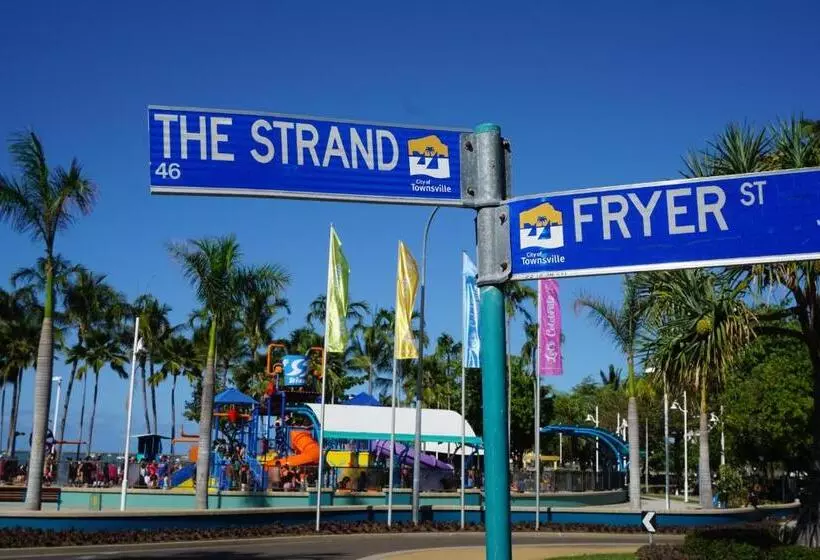 Yongala Lodge By The Strand