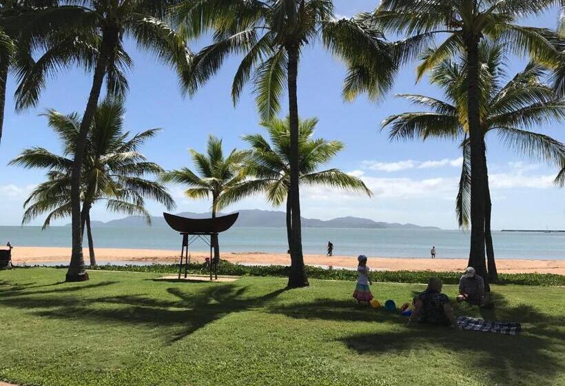 Yongala Lodge By The Strand