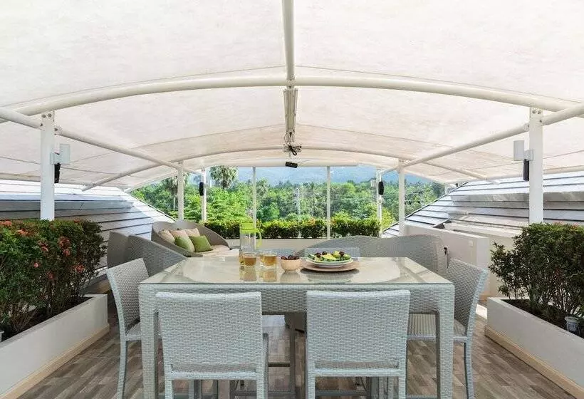 Beachside Villa Mojito