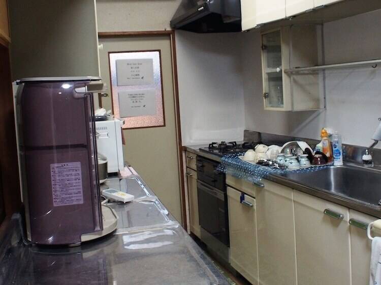 Deer Guesthouse   Hostel