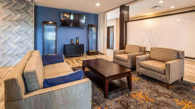 Hotelli Wyndham Garden New Roads / False River