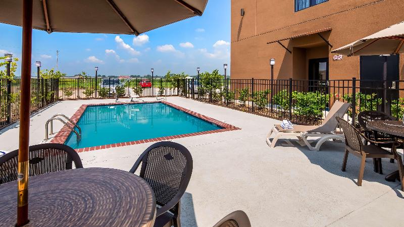 酒店 Wyndham Garden New Roads / False River