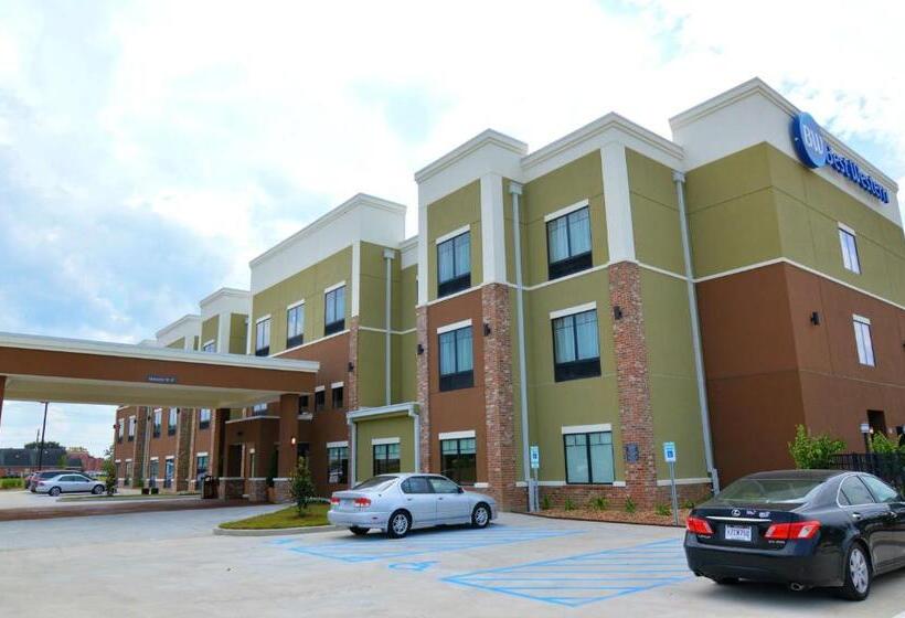 酒店 Wyndham Garden New Roads / False River