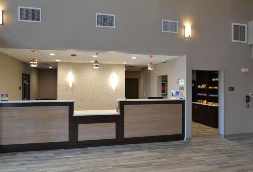 酒店 Wyndham Garden New Roads / False River