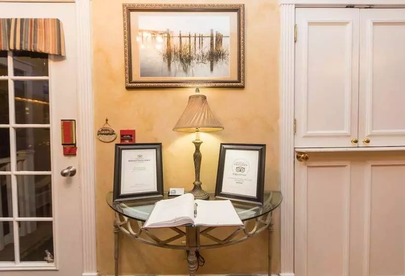 Hotelli Carriage Way Centennial House   Adult Only  Saint Augustine