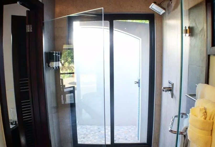 هتل Pur Boutique Cabanas