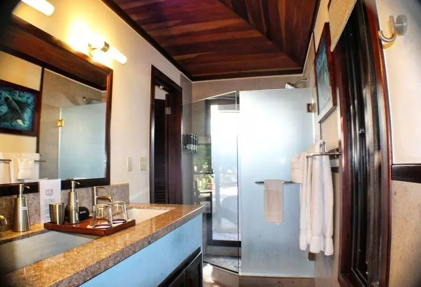 هتل Pur Boutique Cabanas