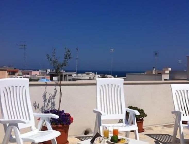 هتل Dimora Delle Rondini