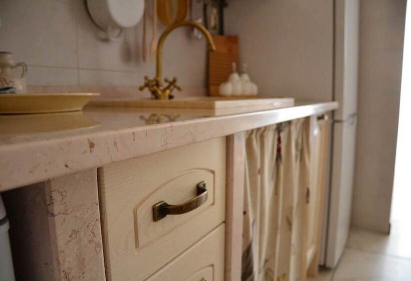 هتل Dimora Delle Rondini