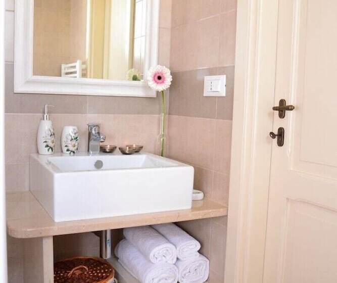 هتل Dimora Delle Rondini