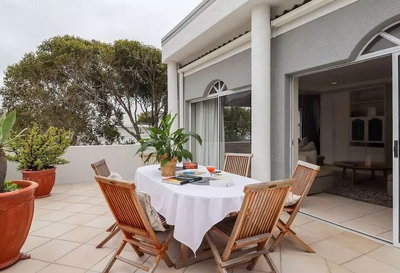 Hotel Hermanus Beachfront Lodge   Solar Power