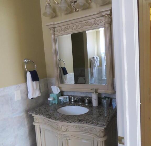 فندق The Swope Manor Bed & Breakfast