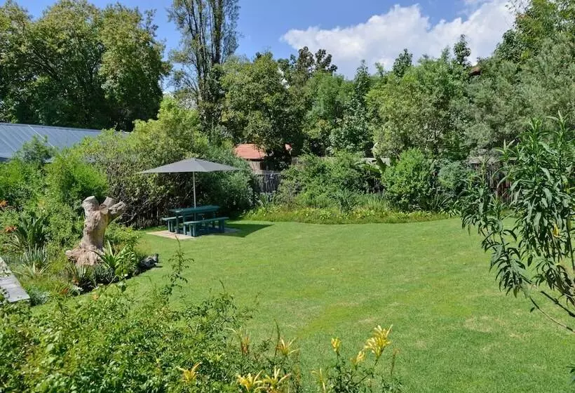 ペンション Sand River Guest House