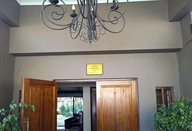 Pensão Sand River Guest House