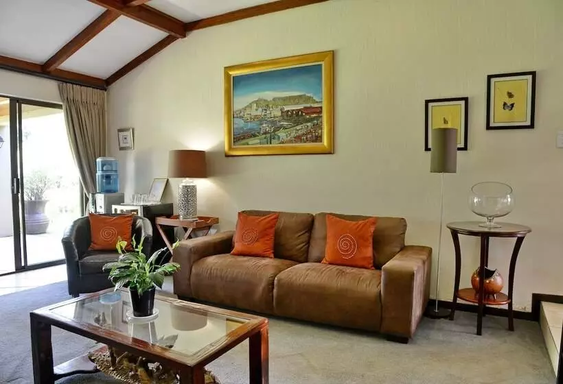 ペンション Sand River Guest House