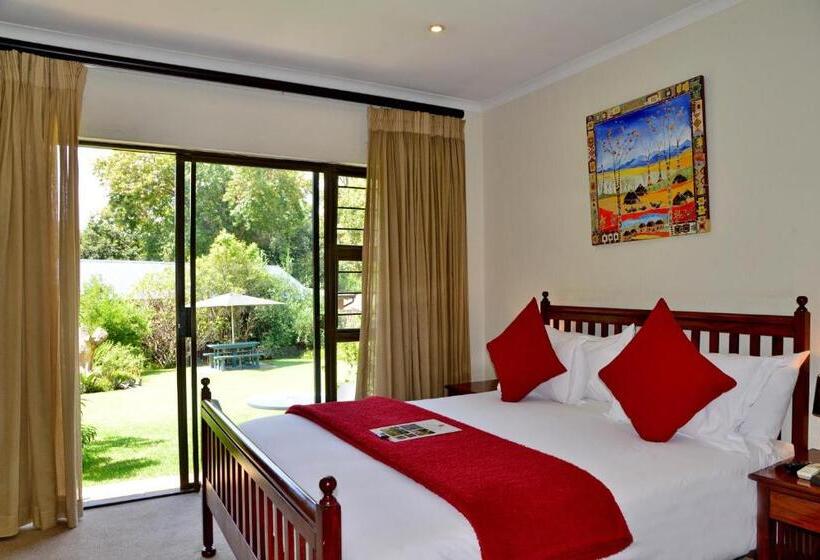 Pensão Sand River Guest House