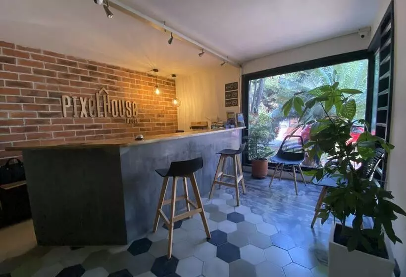 Hotelli Ayenda 1224 Pixel House