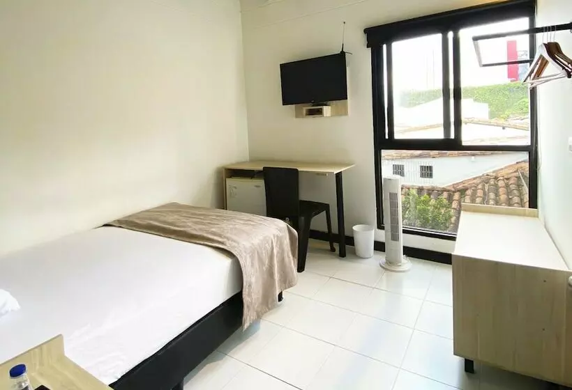 Hotelli Ayenda 1224 Pixel House