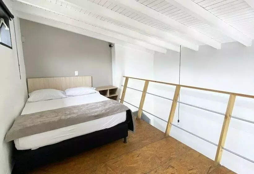 Hotelli Ayenda 1224 Pixel House